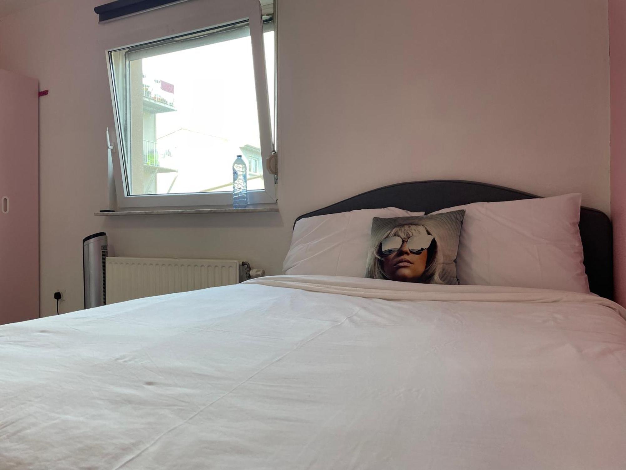 Large Room In Schuttrange Free Parking 10Mins To Airport Excellent Customer Services Екстер'єр фото